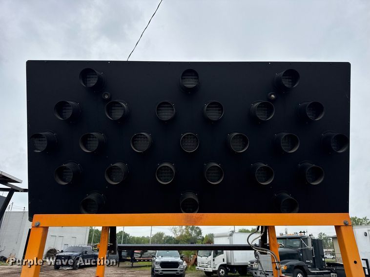 image for item EF2042 2014 Solar Tech Silent sentinel arrow board trailer