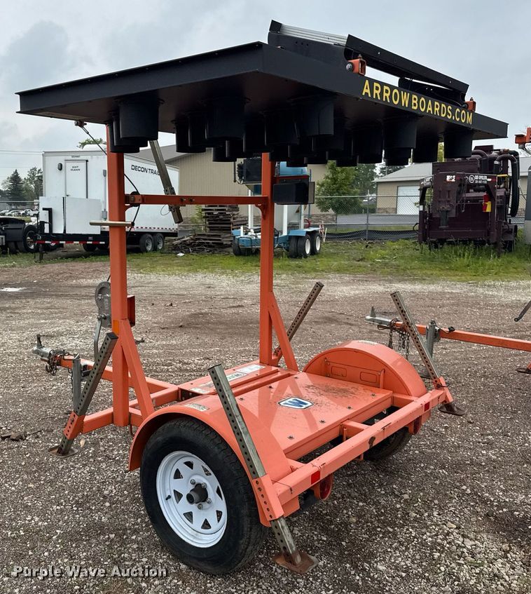 image for item EF2043 2015 Wanco WTSP arrow board trailer