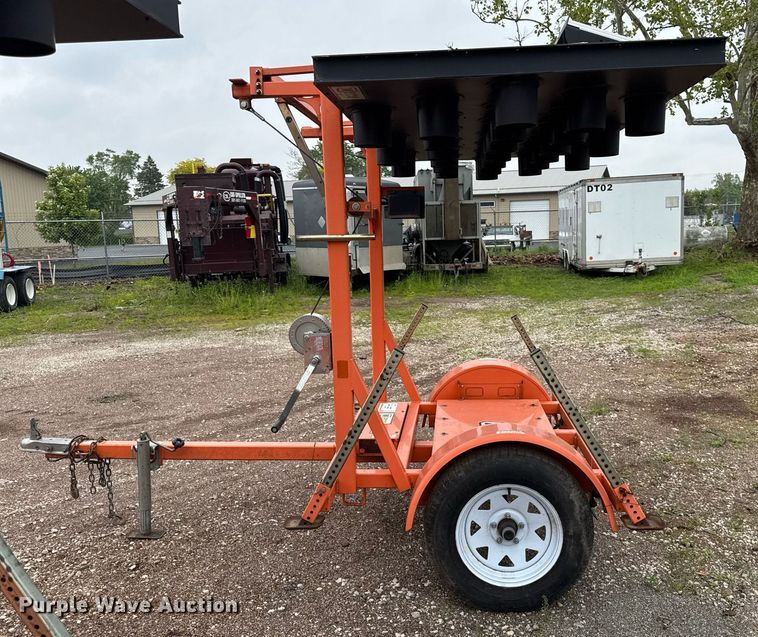 image for item EF2044 2015 Wanco WTSP arrow board trailer