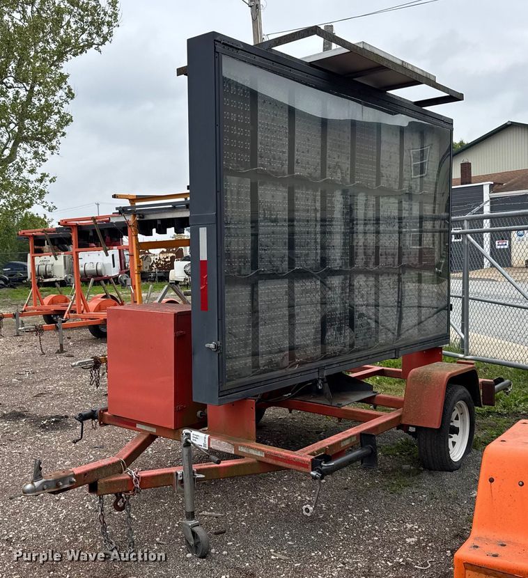 image for item EF2045 2010 National signal Sun ray 380 message board trailer