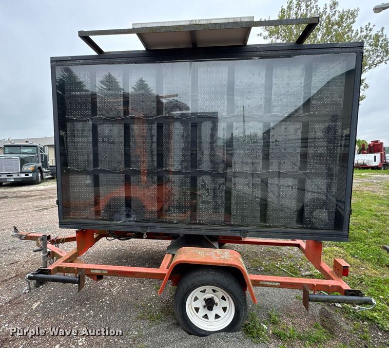 image for item EF2045 2010 National signal Sun ray 380 message board trailer