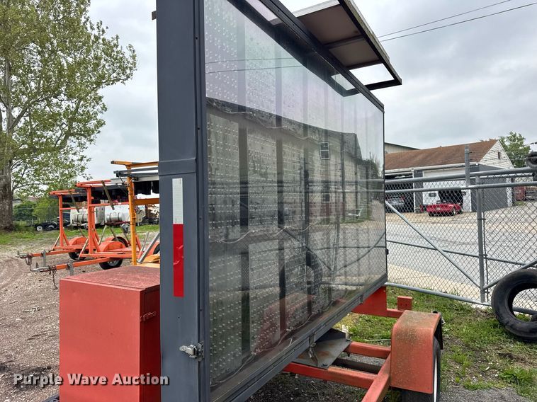 image for item EF2045 2010 National signal Sun ray 380 message board trailer