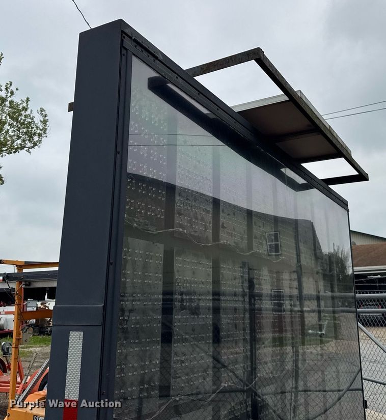 image for item EF2045 2010 National signal Sun ray 380 message board trailer