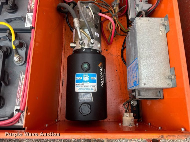 image for item EF2045 2010 National signal Sun ray 380 message board trailer