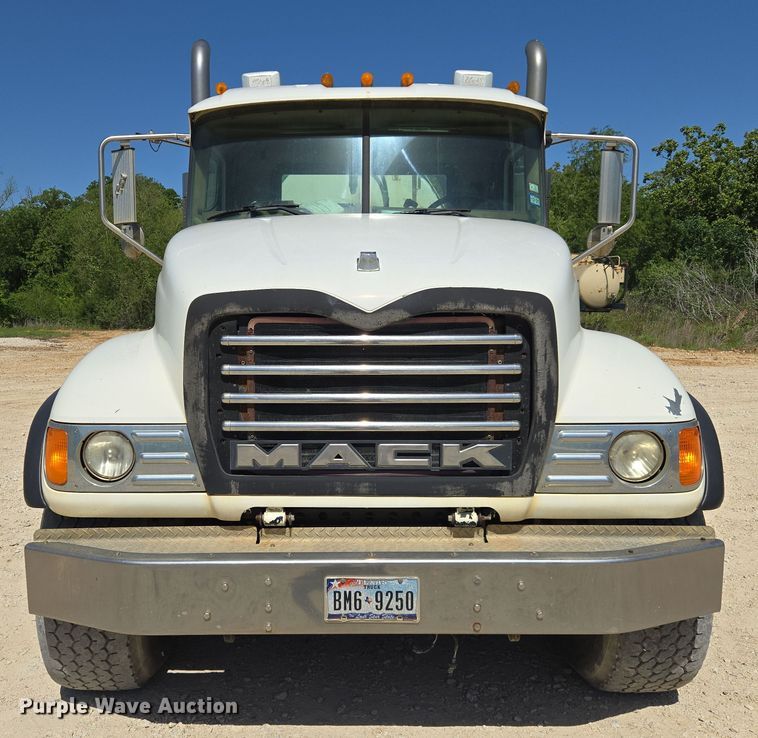 image for item EF2991 2004 Mack CV713 kill truck