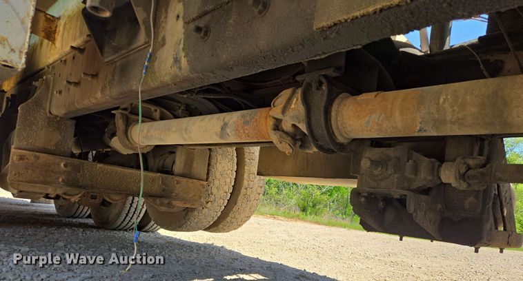 image for item EF2991 2004 Mack CV713 kill truck