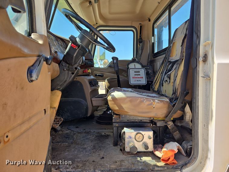 image for item EF2991 2004 Mack CV713 kill truck