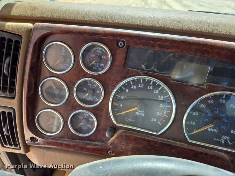 image for item EF2991 2004 Mack CV713 kill truck