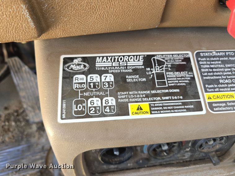 image for item EF2991 2004 Mack CV713 kill truck