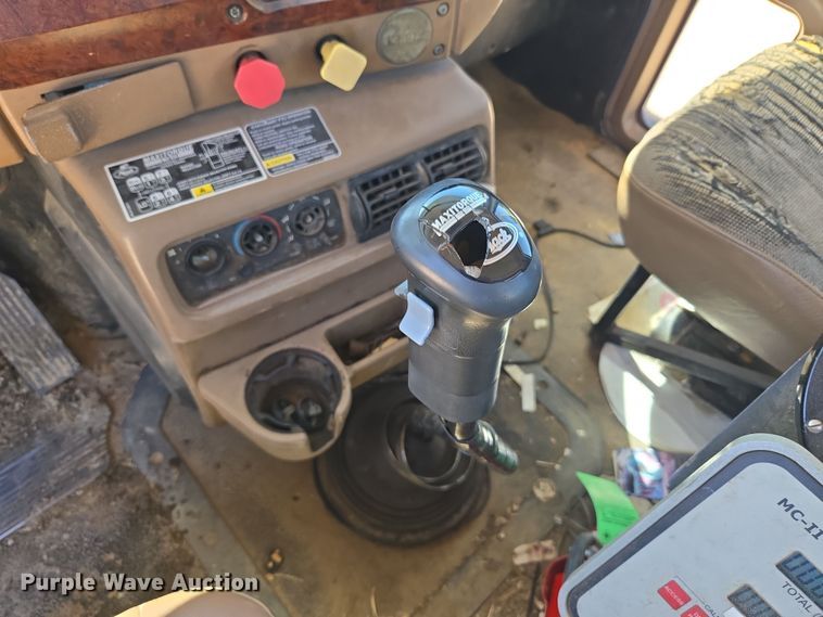 image for item EF2991 2004 Mack CV713 kill truck