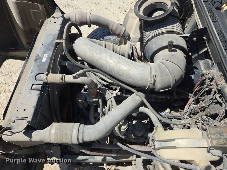 image for item EF2991 2004 Mack CV713 kill truck