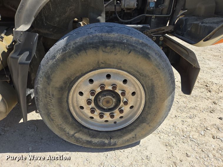 image for item EF2991 2004 Mack CV713 kill truck