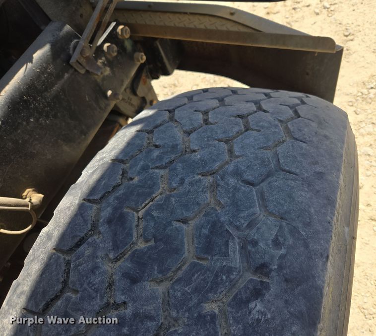 image for item EF2991 2004 Mack CV713 kill truck