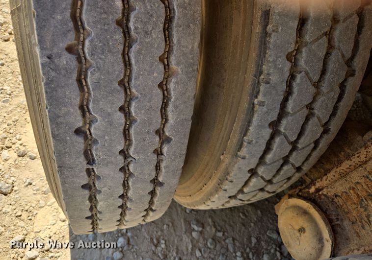 image for item EF2991 2004 Mack CV713 kill truck