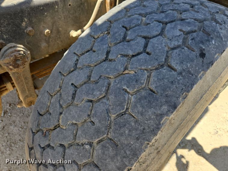 image for item EF2991 2004 Mack CV713 kill truck