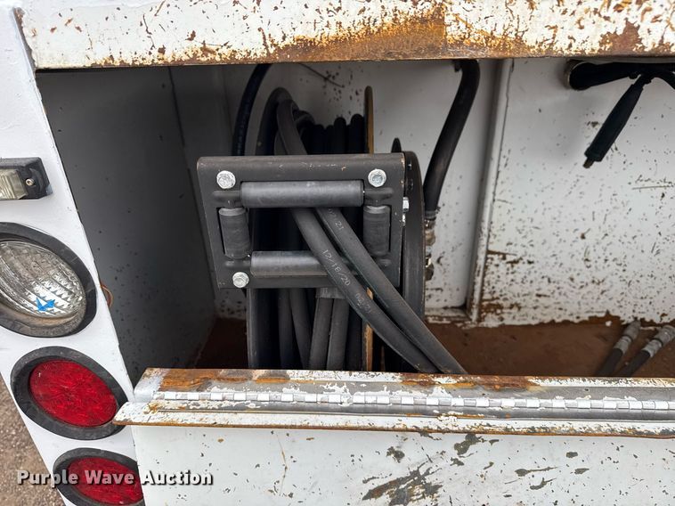 image for item EG5718 2007 Freightliner Business Class M2 utility / service truck