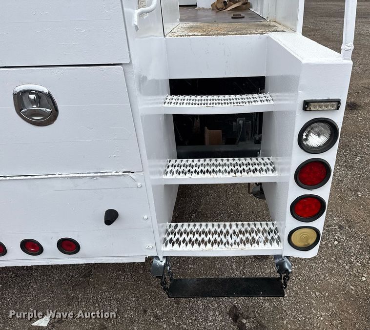 image for item EG5718 2007 Freightliner Business Class M2 utility / service truck