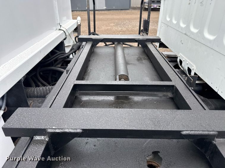 image for item EG5718 2007 Freightliner Business Class M2 utility / service truck