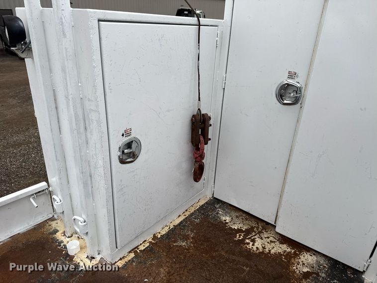 image for item EG5718 2007 Freightliner Business Class M2 utility / service truck