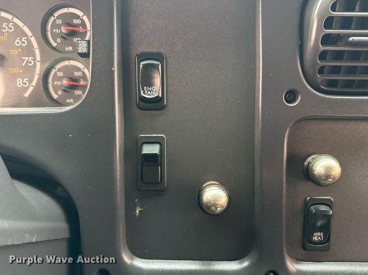 image for item EG5718 2007 Freightliner Business Class M2 utility / service truck