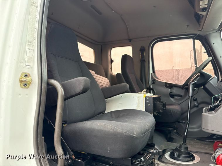 image for item EG5718 2007 Freightliner Business Class M2 utility / service truck