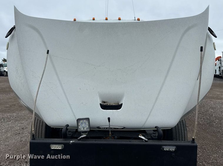 image for item EG5718 2007 Freightliner Business Class M2 utility / service truck