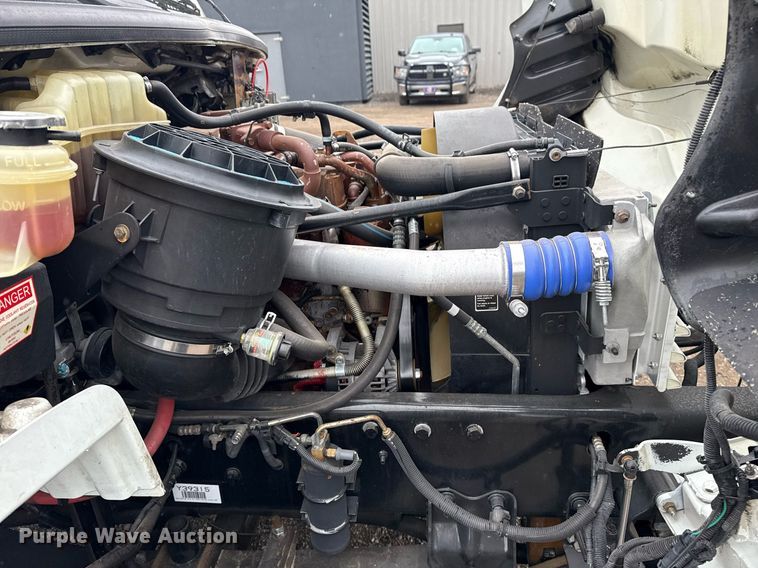 image for item EG5718 2007 Freightliner Business Class M2 utility / service truck