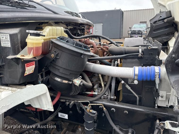 image for item EG5718 2007 Freightliner Business Class M2 utility / service truck