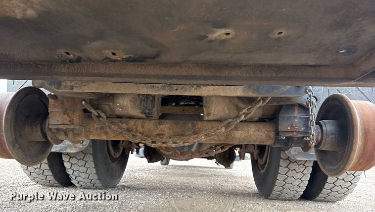 image for item EG5718 2007 Freightliner Business Class M2 utility / service truck