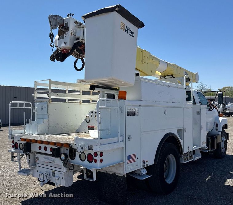 image for item EG5756 2002 Chevrolet C7500 bucket truck