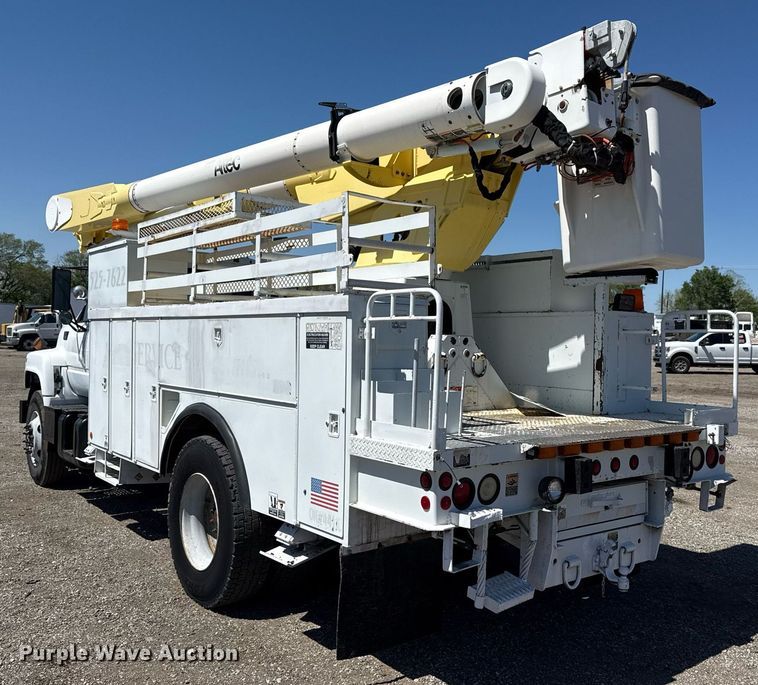 image for item EG5756 2002 Chevrolet C7500 bucket truck
