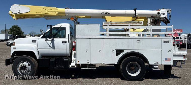 image for item EG5756 2002 Chevrolet C7500 bucket truck