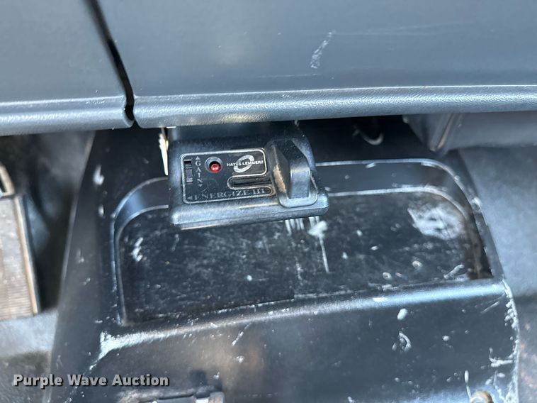 image for item EG5756 2002 Chevrolet C7500 bucket truck