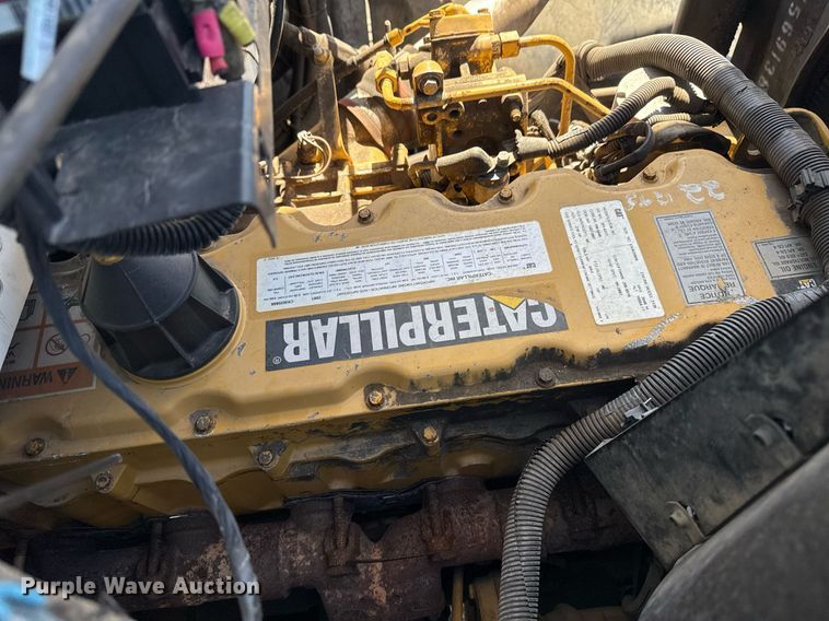 image for item EG5756 2002 Chevrolet C7500 bucket truck