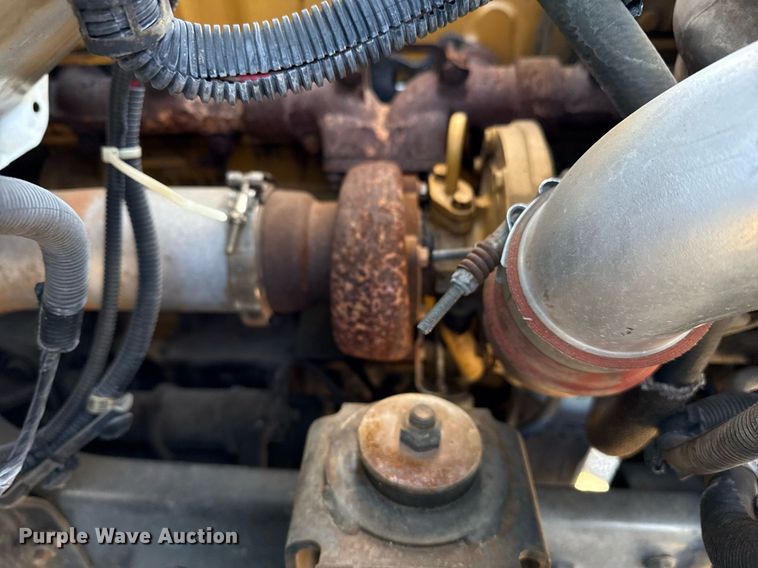 image for item EG5756 2002 Chevrolet C7500 bucket truck