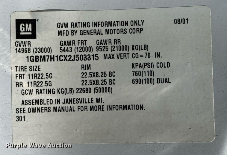 image for item EG5756 2002 Chevrolet C7500 bucket truck