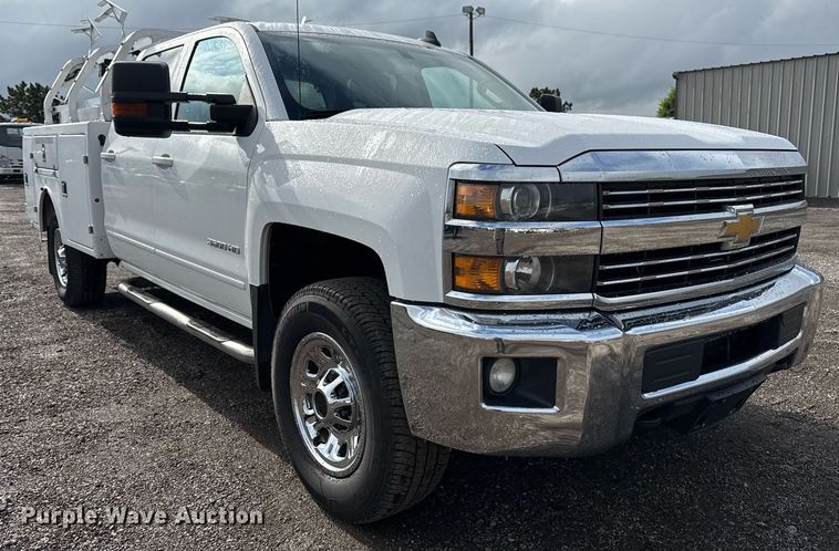 image for item EG5822 2016 Chevrolet Silverado 3500HD Crew Cab utility bed pickup truck