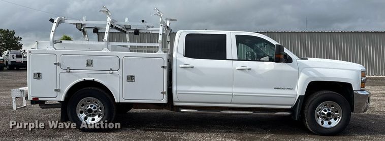 image for item EG5822 2016 Chevrolet Silverado 3500HD Crew Cab utility bed pickup truck