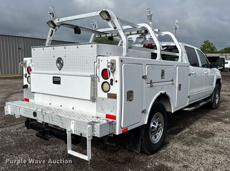 image for item EG5822 2016 Chevrolet Silverado 3500HD Crew Cab utility bed pickup truck