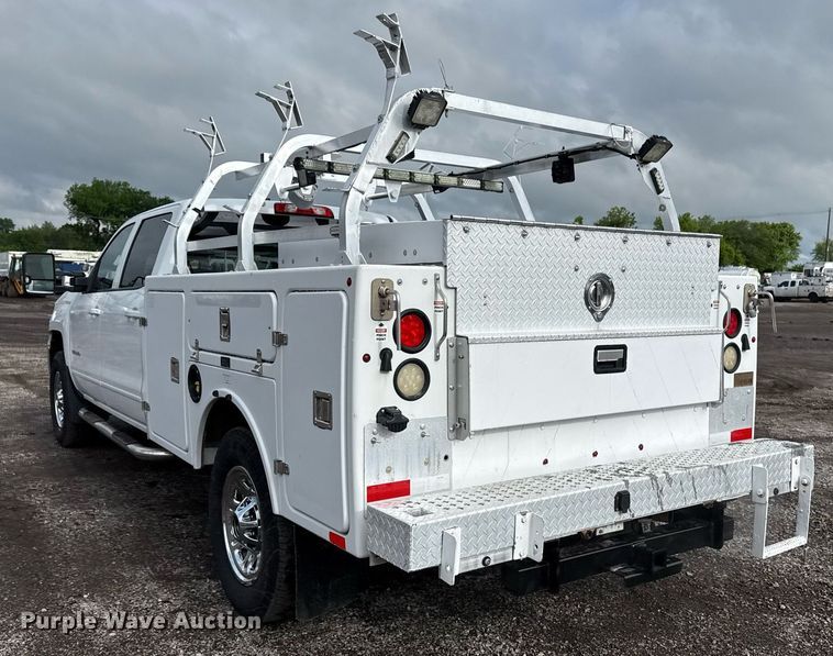 image for item EG5822 2016 Chevrolet Silverado 3500HD Crew Cab utility bed pickup truck