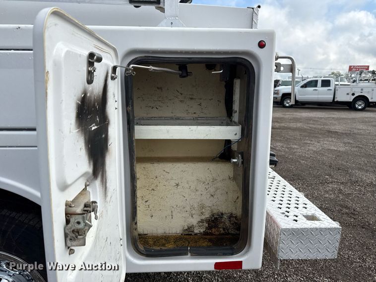 image for item EG5822 2016 Chevrolet Silverado 3500HD Crew Cab utility bed pickup truck