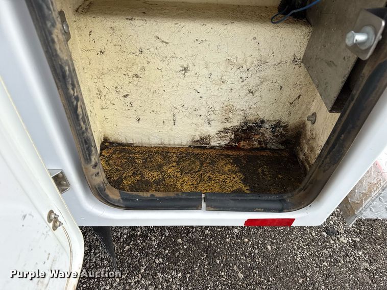 image for item EG5822 2016 Chevrolet Silverado 3500HD Crew Cab utility bed pickup truck