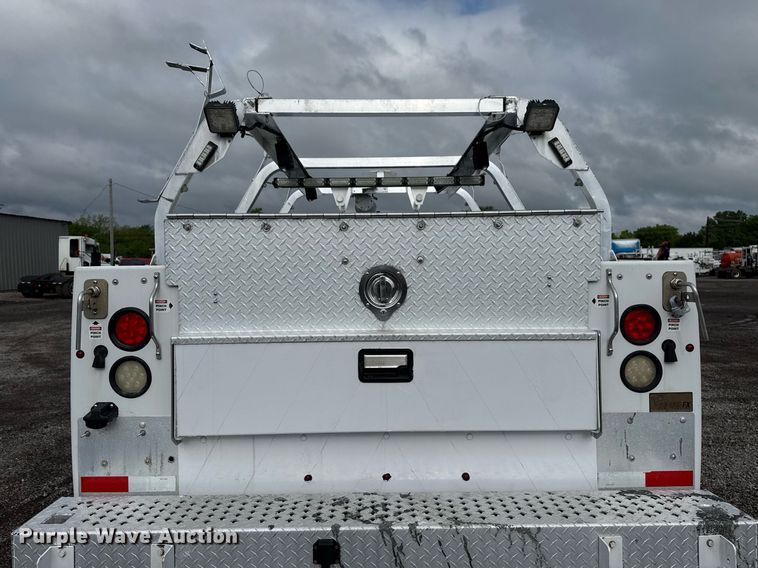 image for item EG5822 2016 Chevrolet Silverado 3500HD Crew Cab utility bed pickup truck