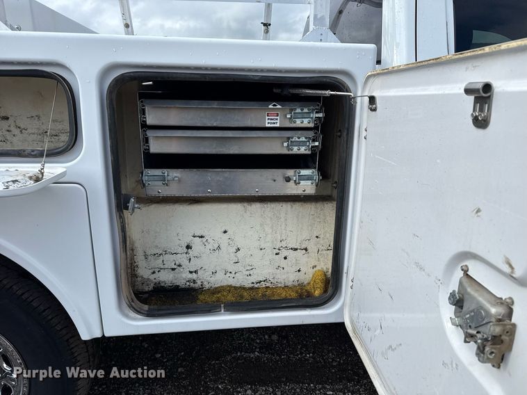 image for item EG5822 2016 Chevrolet Silverado 3500HD Crew Cab utility bed pickup truck