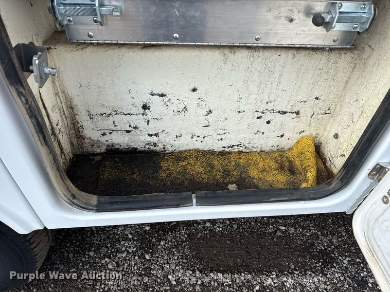 image for item EG5822 2016 Chevrolet Silverado 3500HD Crew Cab utility bed pickup truck