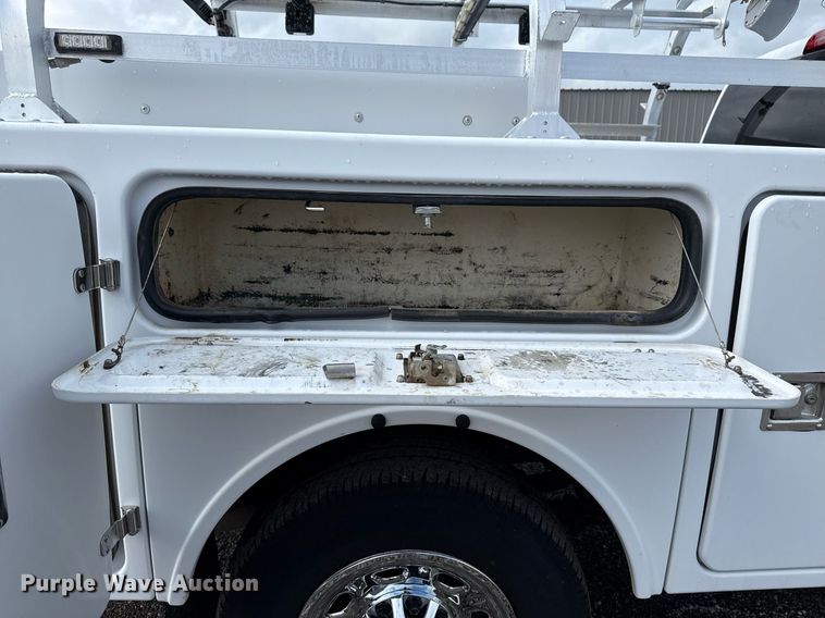 image for item EG5822 2016 Chevrolet Silverado 3500HD Crew Cab utility bed pickup truck