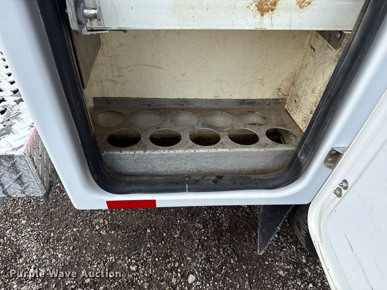 image for item EG5822 2016 Chevrolet Silverado 3500HD Crew Cab utility bed pickup truck