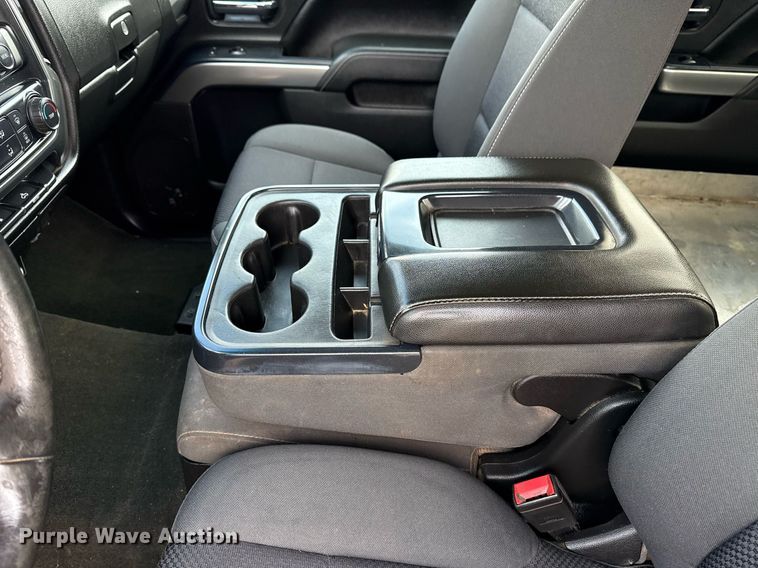 image for item EG5822 2016 Chevrolet Silverado 3500HD Crew Cab utility bed pickup truck