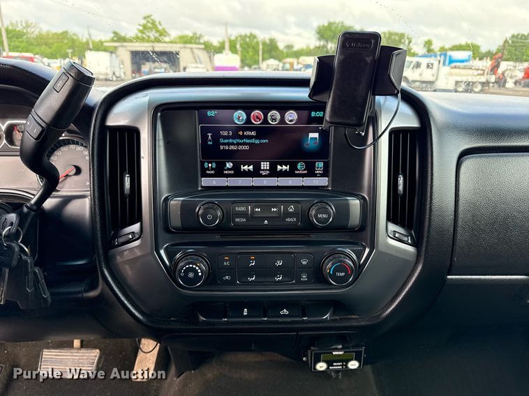 image for item EG5822 2016 Chevrolet Silverado 3500HD Crew Cab utility bed pickup truck