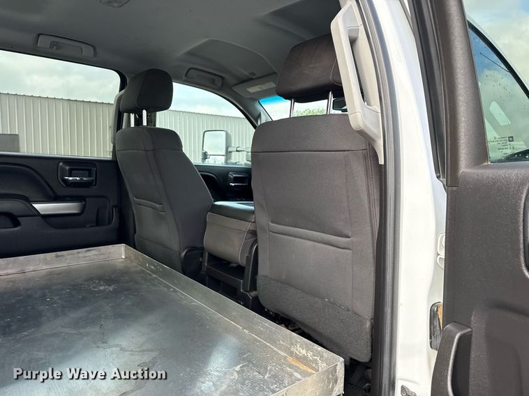 image for item EG5822 2016 Chevrolet Silverado 3500HD Crew Cab utility bed pickup truck